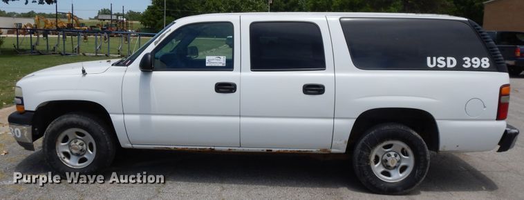 image for item DG7768 2001 Chevrolet Suburban C1500  SUV