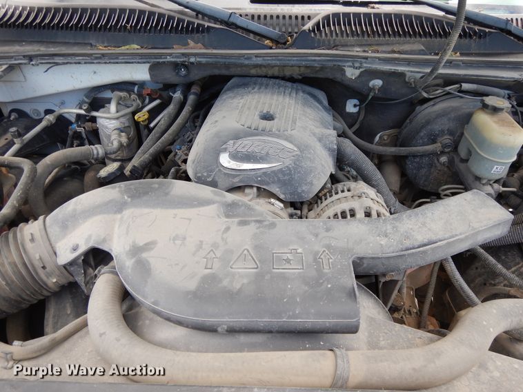 image for item DG7768 2001 Chevrolet Suburban C1500  SUV