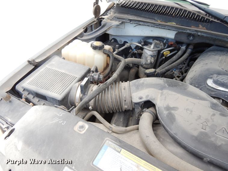 image for item DG7768 2001 Chevrolet Suburban C1500  SUV