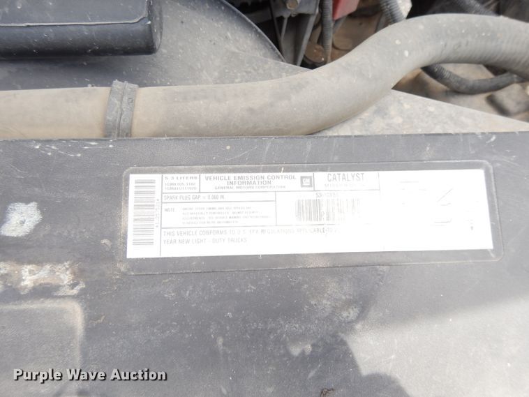 image for item DG7768 2001 Chevrolet Suburban C1500  SUV