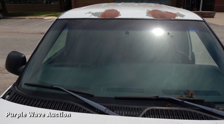 image for item DG7768 2001 Chevrolet Suburban C1500  SUV