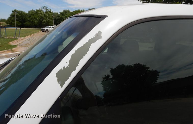 image for item DG7768 2001 Chevrolet Suburban C1500  SUV