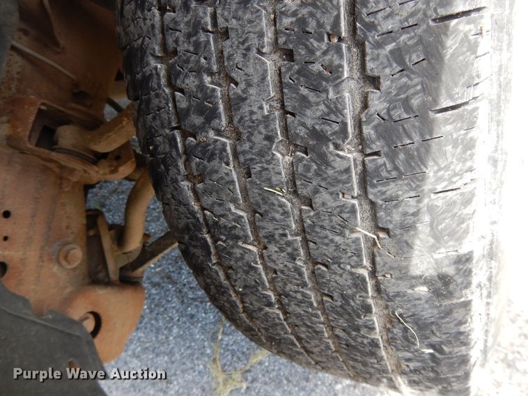 image for item DG7768 2001 Chevrolet Suburban C1500  SUV