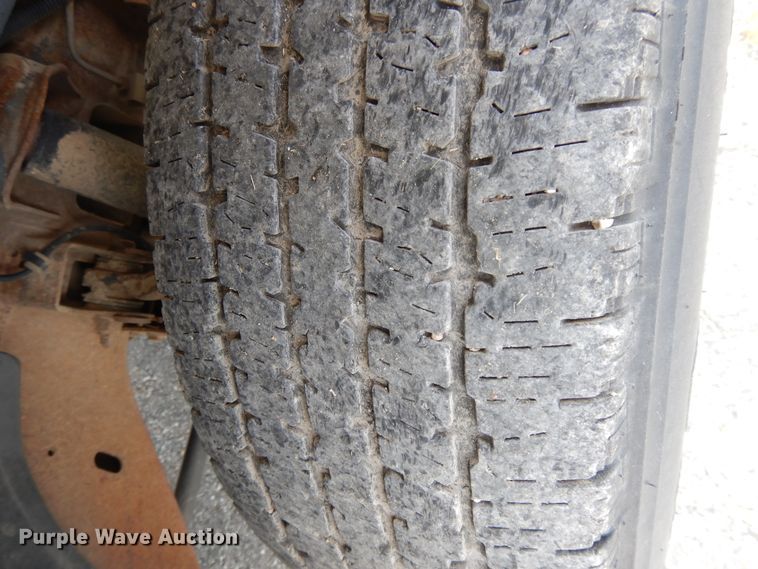 image for item DG7768 2001 Chevrolet Suburban C1500  SUV