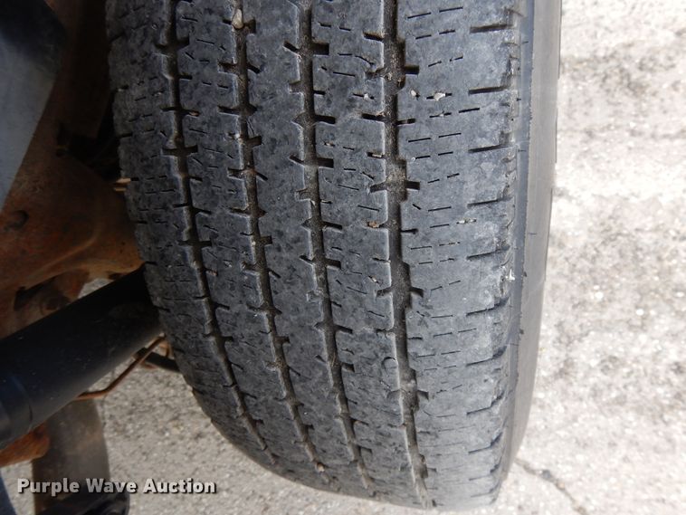 image for item DG7768 2001 Chevrolet Suburban C1500  SUV