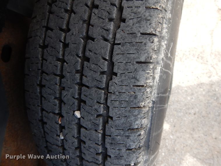 image for item DG7768 2001 Chevrolet Suburban C1500  SUV