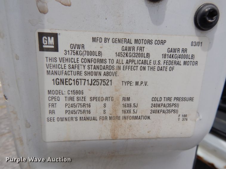 image for item DG7768 2001 Chevrolet Suburban C1500  SUV