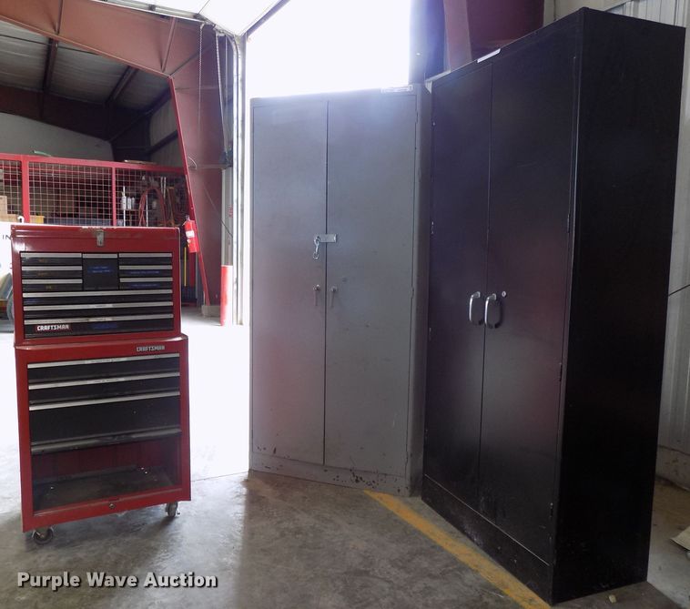 image for item DO9326 Toolbox and cabinets