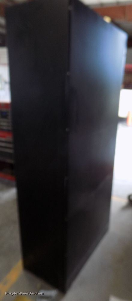 image for item DO9326 Toolbox and cabinets