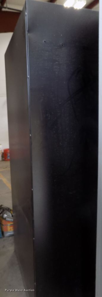 image for item DO9326 Toolbox and cabinets