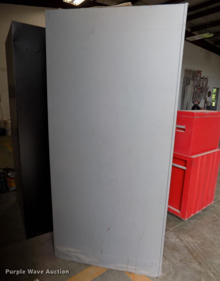 image for item DO9326 Toolbox and cabinets