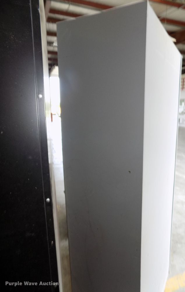 image for item DO9326 Toolbox and cabinets