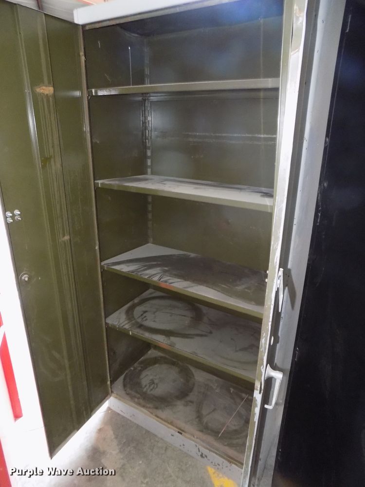 image for item DO9326 Toolbox and cabinets