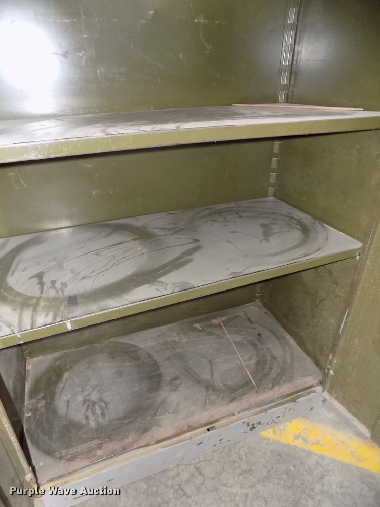 image for item DO9326 Toolbox and cabinets