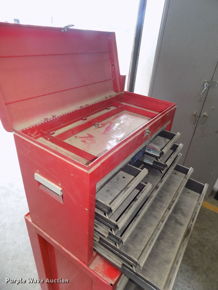 image for item DO9326 Toolbox and cabinets