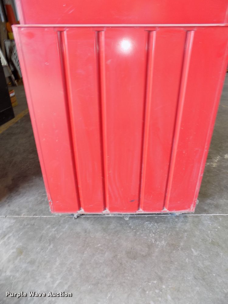 image for item DO9326 Toolbox and cabinets