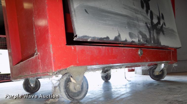 image for item DO9326 Toolbox and cabinets