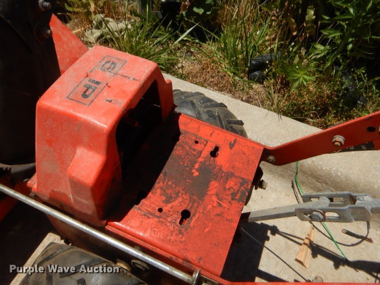 image for item DT9211 Gilson snow blower