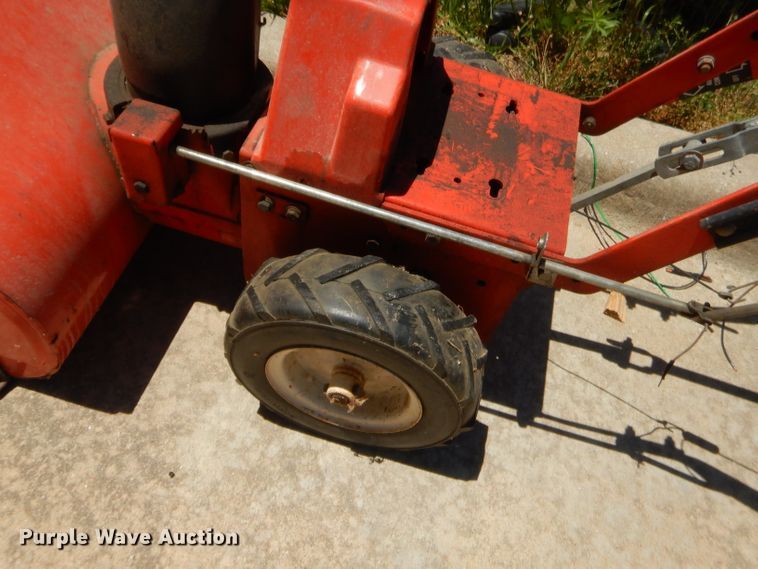 image for item DT9211 Gilson snow blower