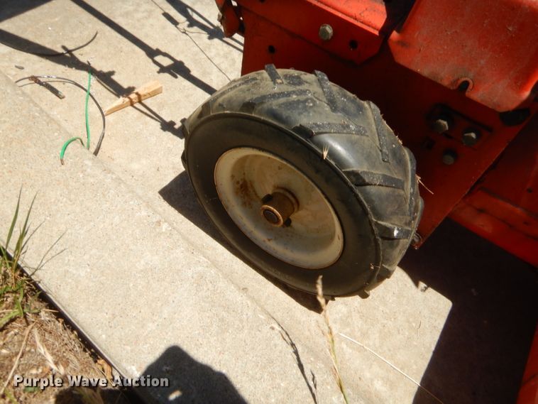 image for item DT9211 Gilson snow blower