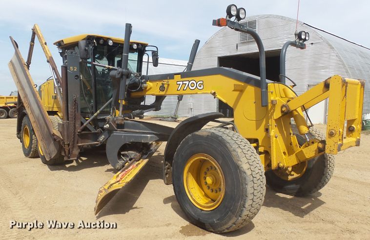 image for item DX9214 2010 John Deere 770G  motor grader