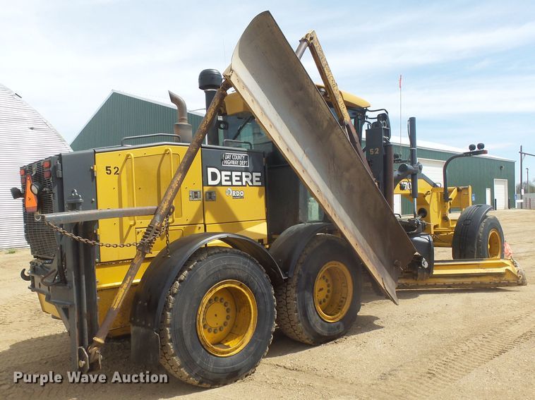 image for item DX9214 2010 John Deere 770G  motor grader