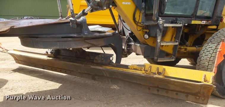 image for item DX9214 2010 John Deere 770G  motor grader