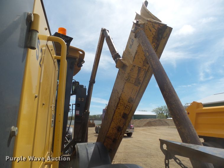 image for item DX9214 2010 John Deere 770G  motor grader