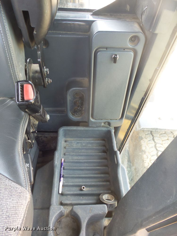 image for item DX9214 2010 John Deere 770G  motor grader