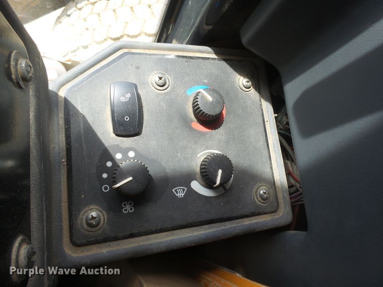 image for item DX9214 2010 John Deere 770G  motor grader