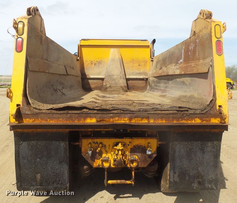 image for item DX9222 2007 International 7500  dump truck