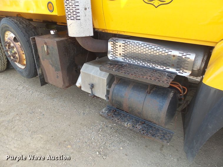 image for item DX9222 2007 International 7500  dump truck