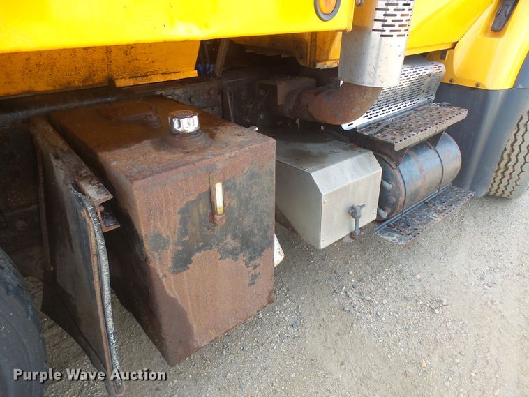 image for item DX9222 2007 International 7500  dump truck