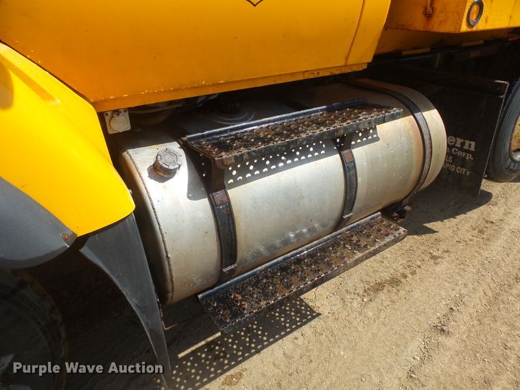 image for item DX9222 2007 International 7500  dump truck