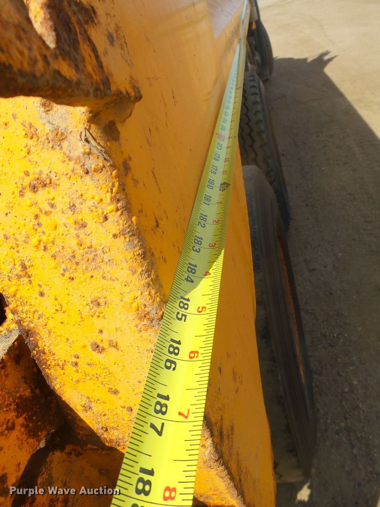 image for item DX9222 2007 International 7500  dump truck