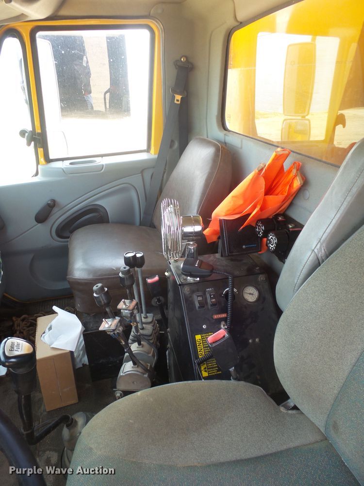 image for item DX9222 2007 International 7500  dump truck