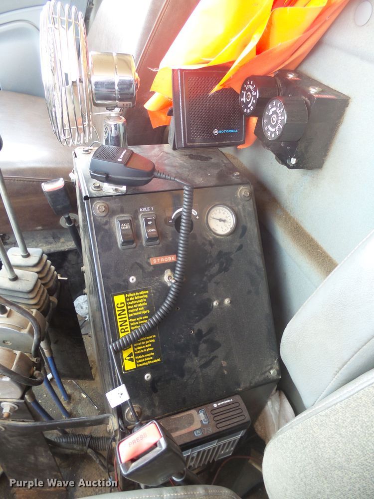 image for item DX9222 2007 International 7500  dump truck