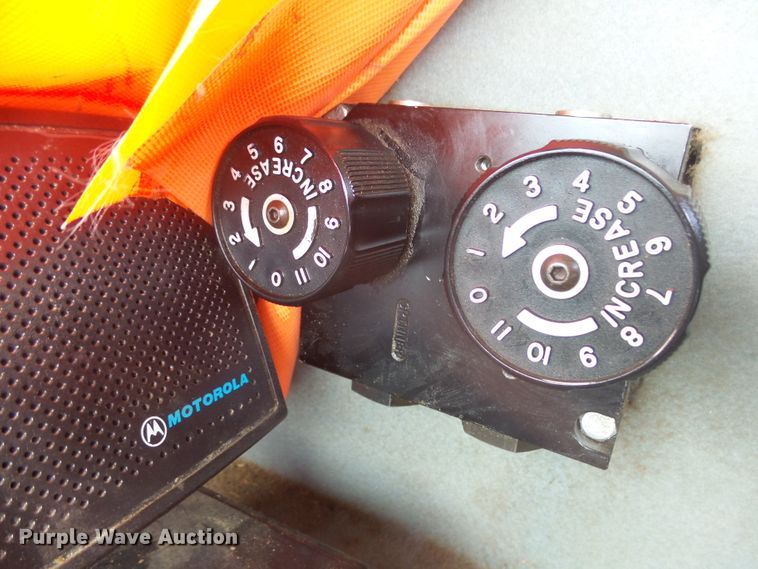 image for item DX9222 2007 International 7500  dump truck