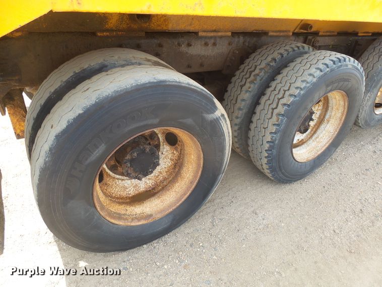 image for item DX9222 2007 International 7500  dump truck