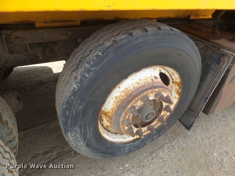 image for item DX9222 2007 International 7500  dump truck