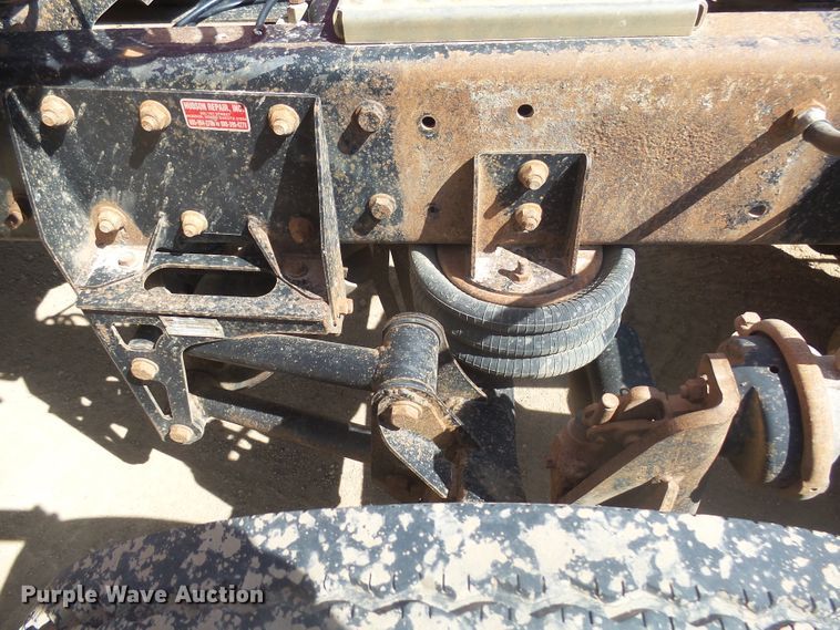 image for item DX9223 2000 International 9400i  semi truck