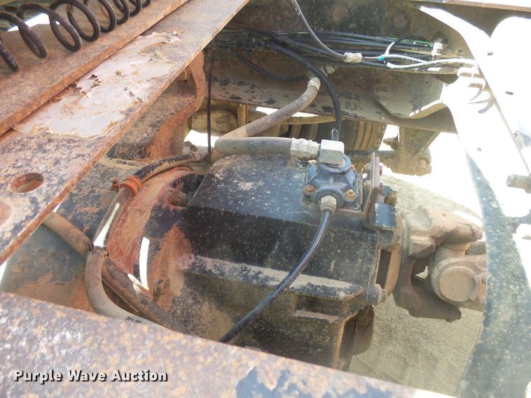 image for item DX9223 2000 International 9400i  semi truck