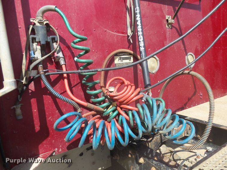 image for item DX9223 2000 International 9400i  semi truck