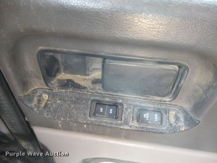 image for item DX9223 2000 International 9400i  semi truck