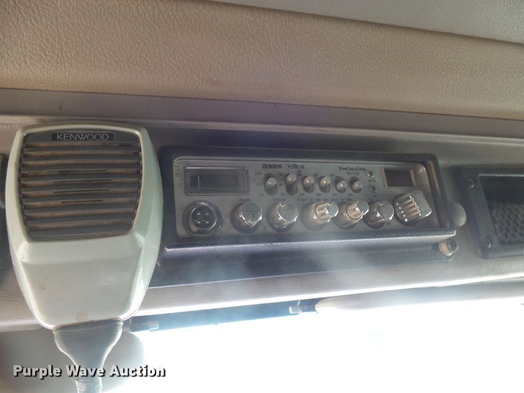 image for item DX9223 2000 International 9400i  semi truck