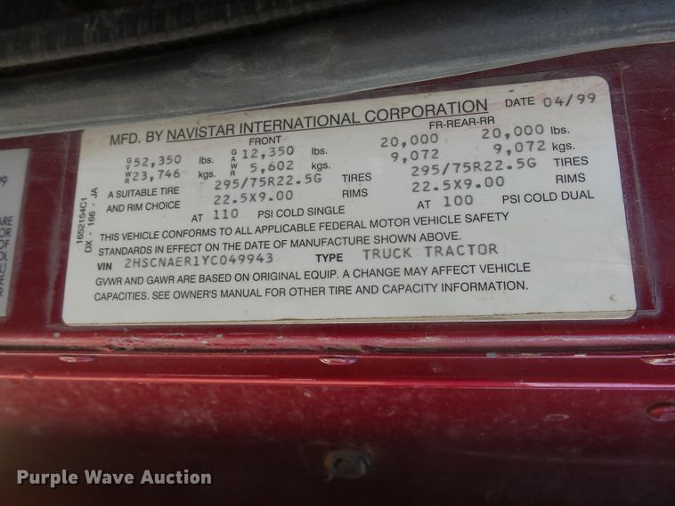 image for item DX9223 2000 International 9400i  semi truck