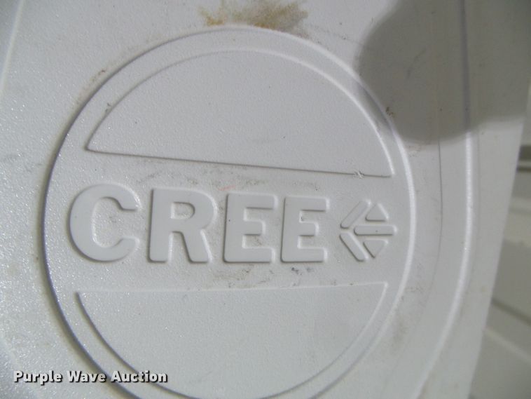 image for item EL9152 Approximately 30 Cree street lights