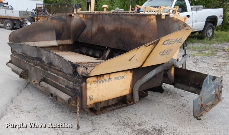 image for item GH9795 Gehl 1448  paver