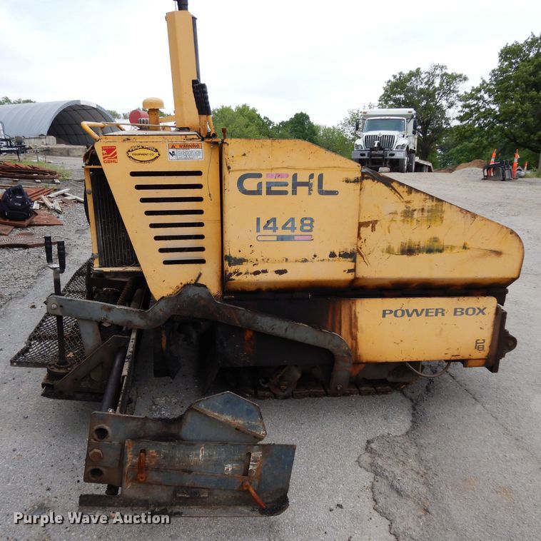 image for item GH9795 Gehl 1448  paver