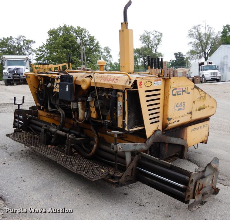 image for item GH9795 Gehl 1448  paver